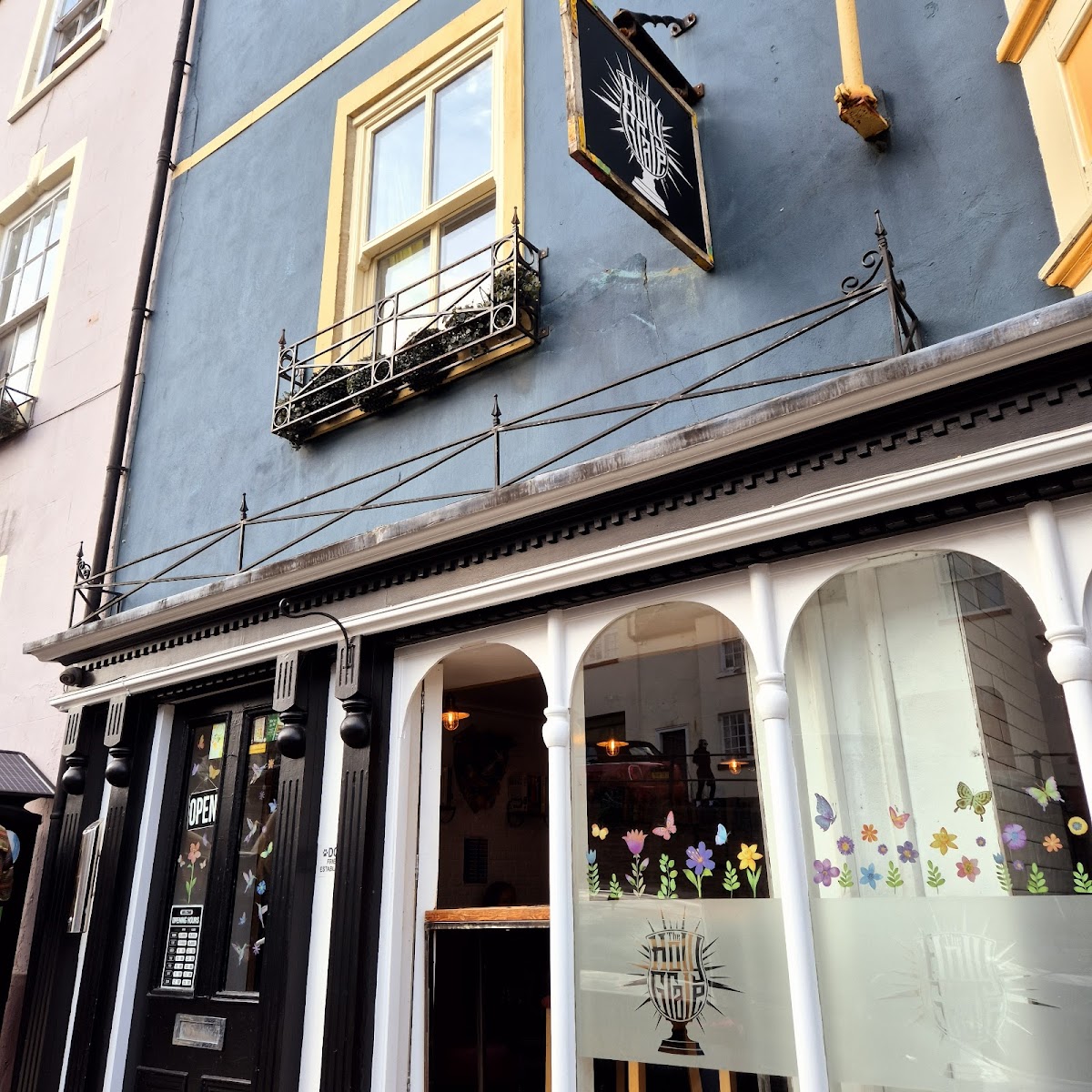 The Holy GrAle — photo 1