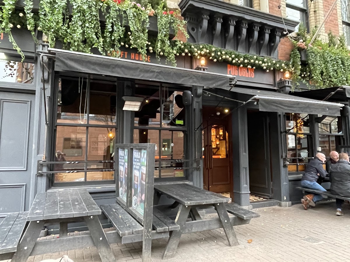 The Linen Hall Bar — photo 1