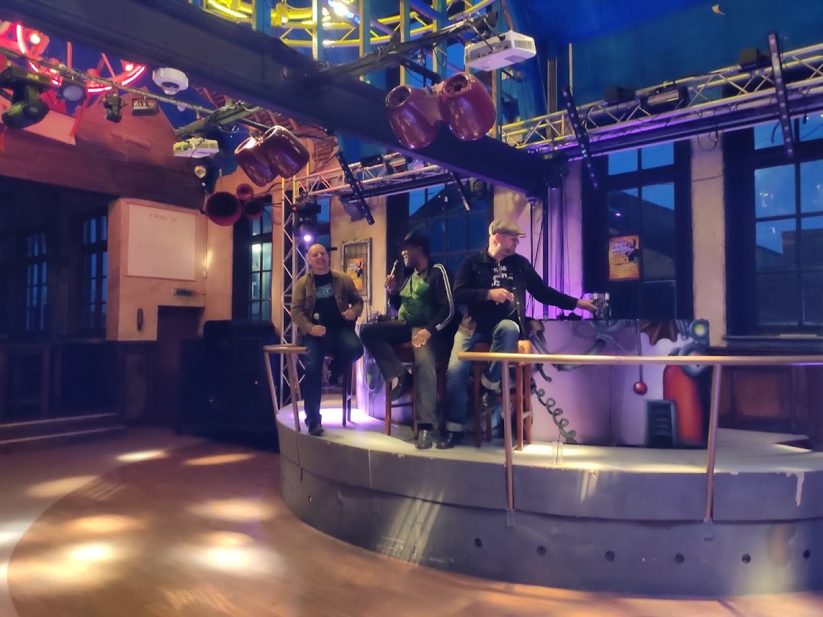 The Old School House & Courtyard — photo 2