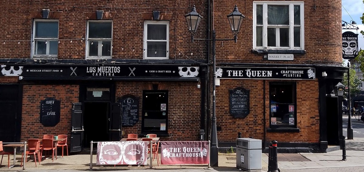 The Queen Crafthouse — photo 2