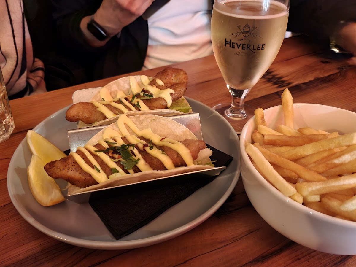 The Safari Lounge — photo 2