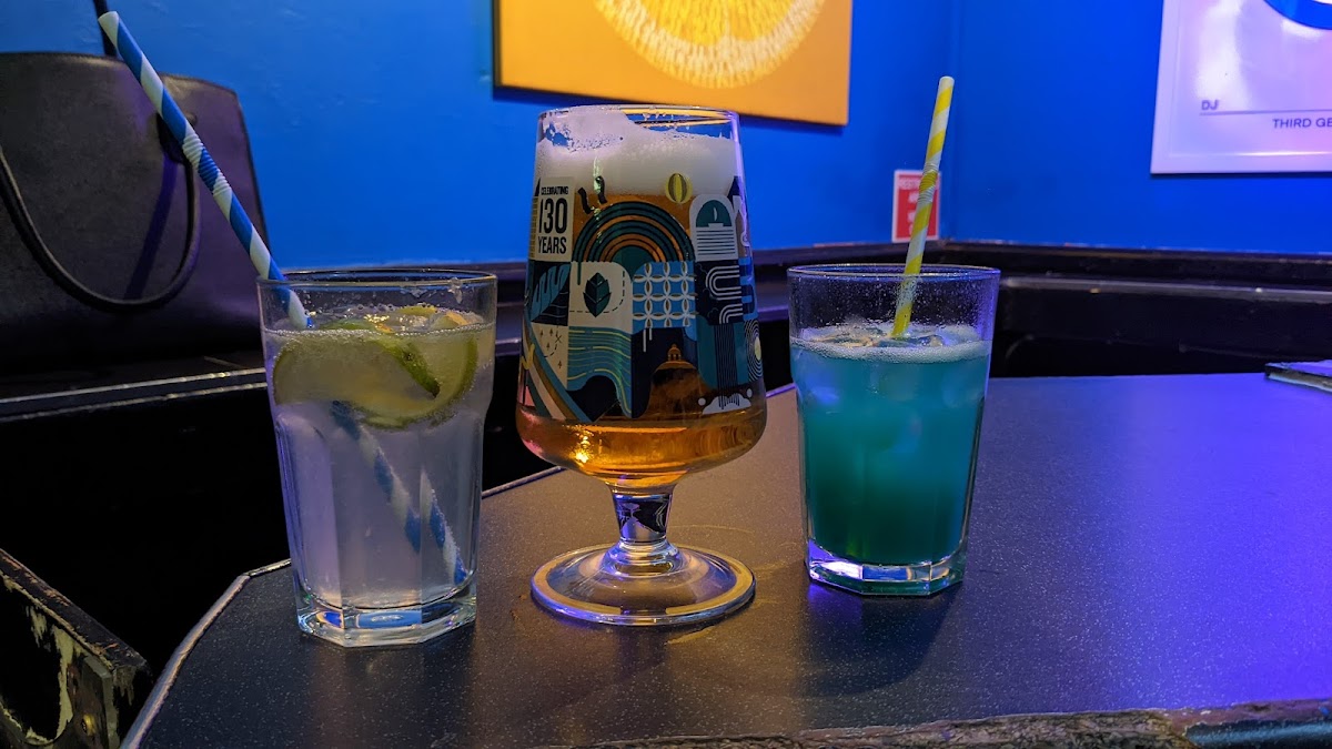 The Stone Roses Bar — photo 2