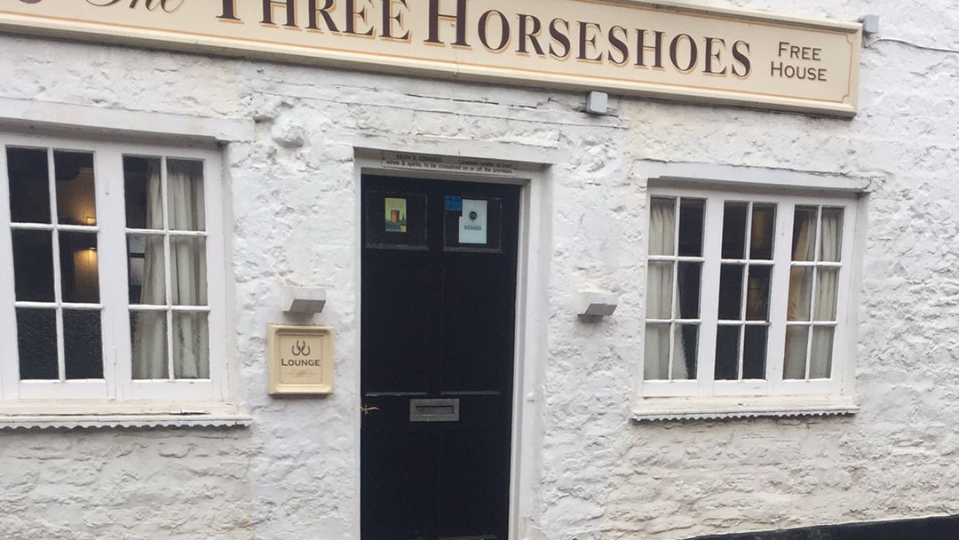 The Three Horseshoes — photo 1
