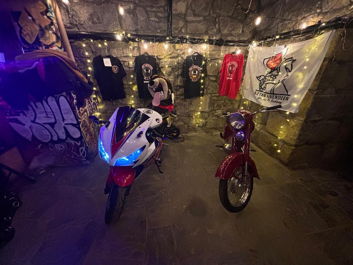 The Tunnels — photo 3