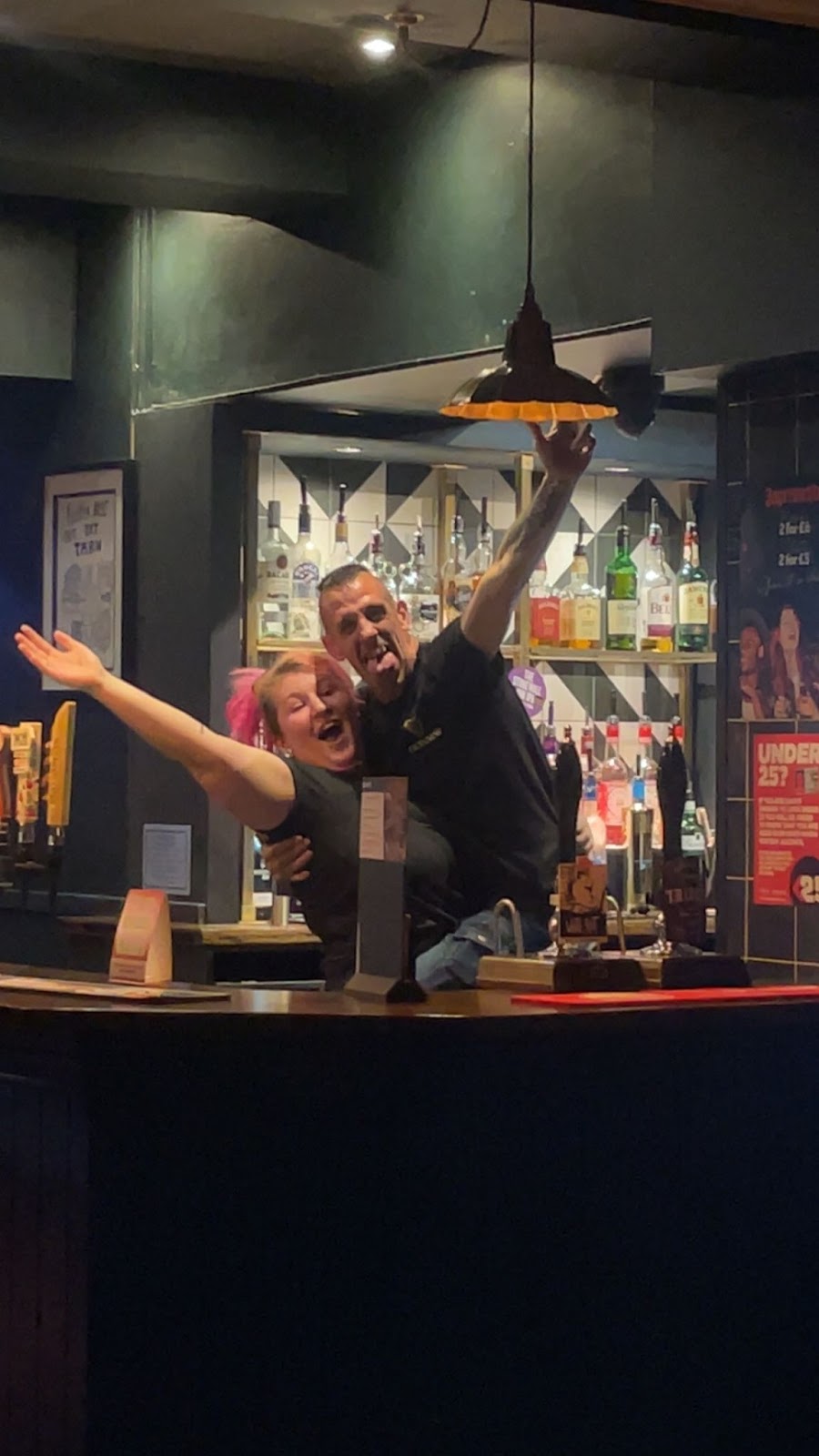 The White Bear — photo 1