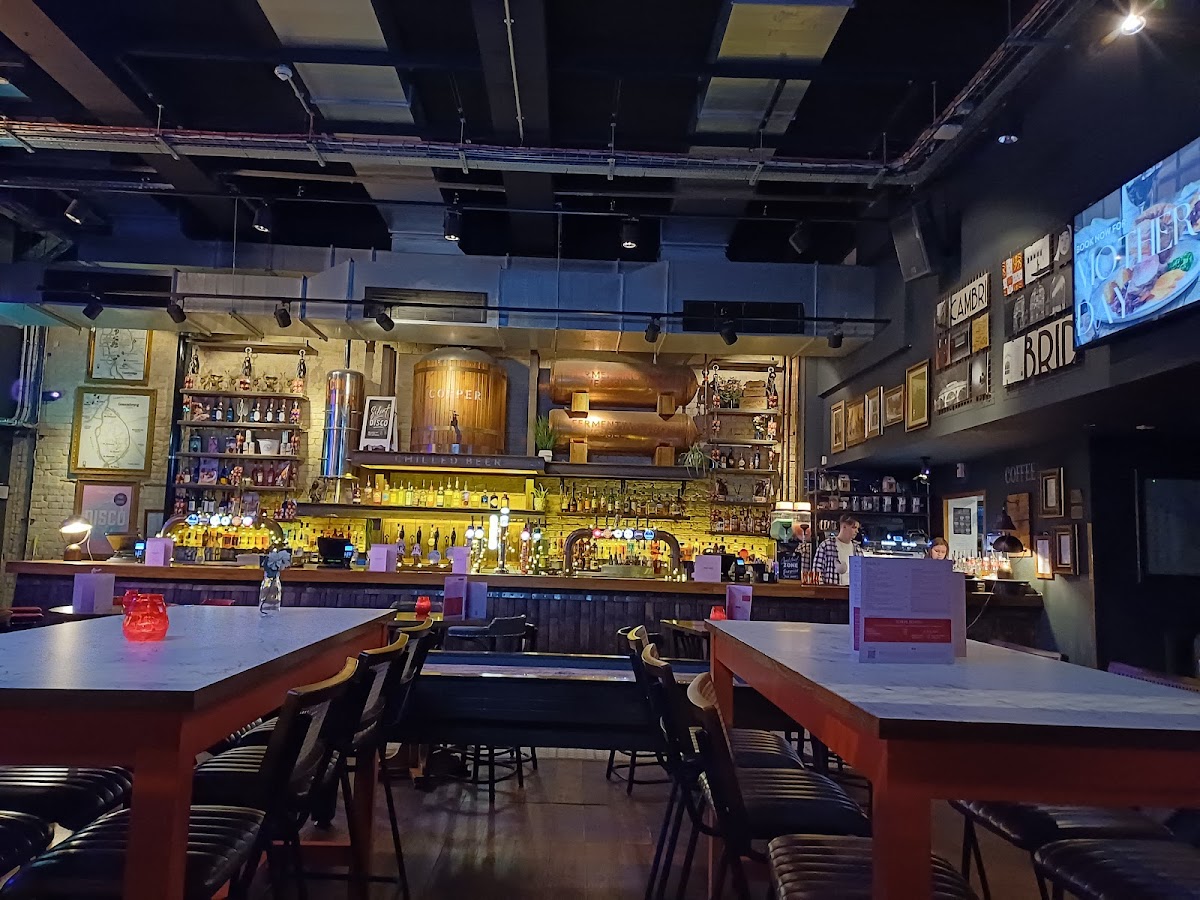 Town and Gown — photo 1