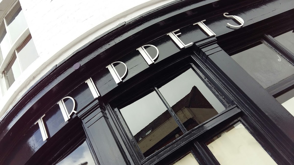 Trippets Lounge Bar — photo 3