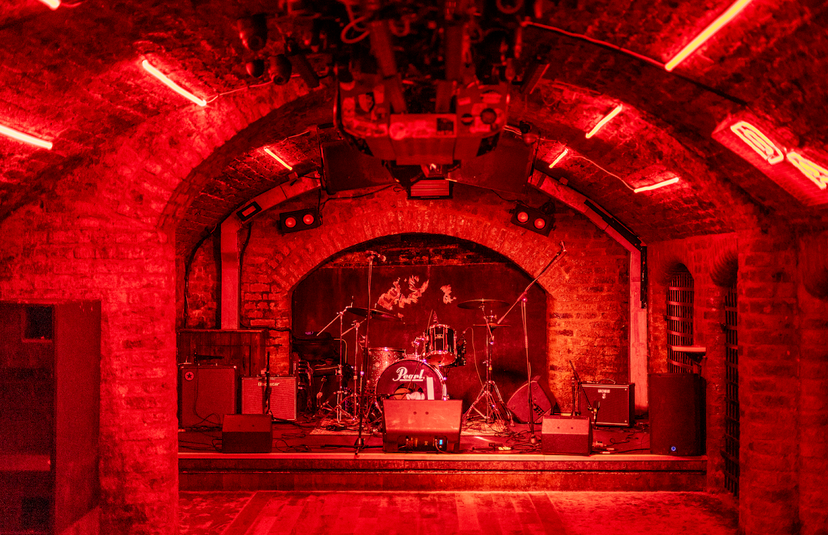 Tunnel (Heebie Jeebies Basement) — photo 1