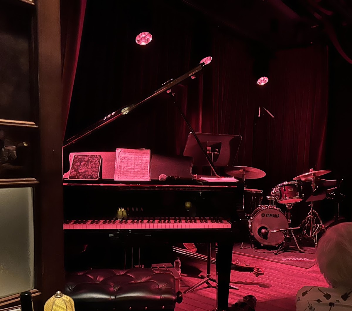 Upstairs at Ronnie's — photo 4