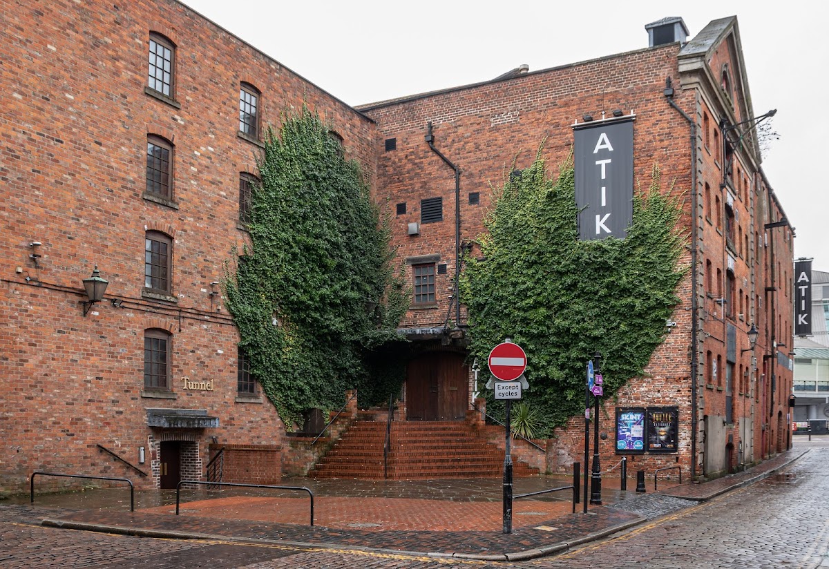 Waterfront Hull — photo 1