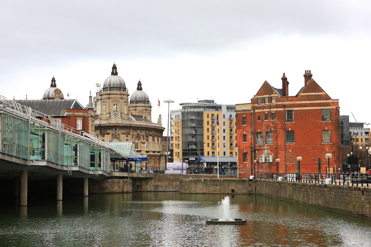 Waterfront Hull — photo 3