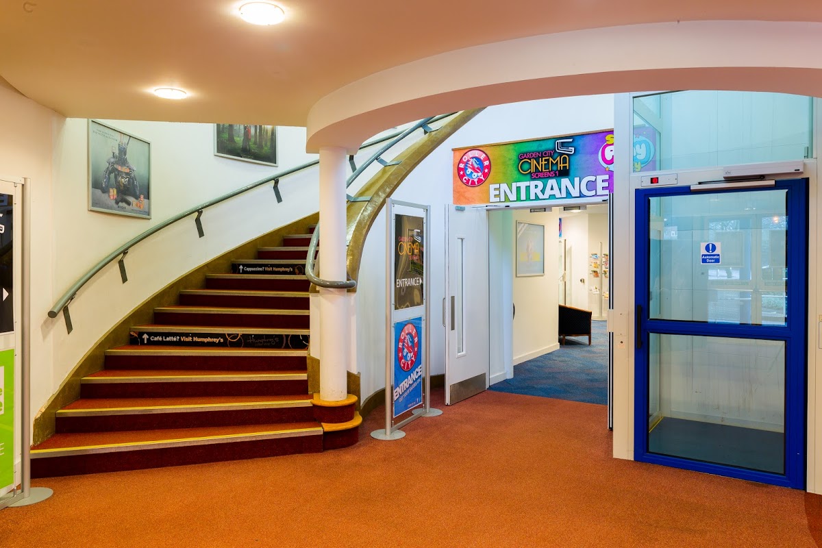 Campus West Welwyn Garden City photo