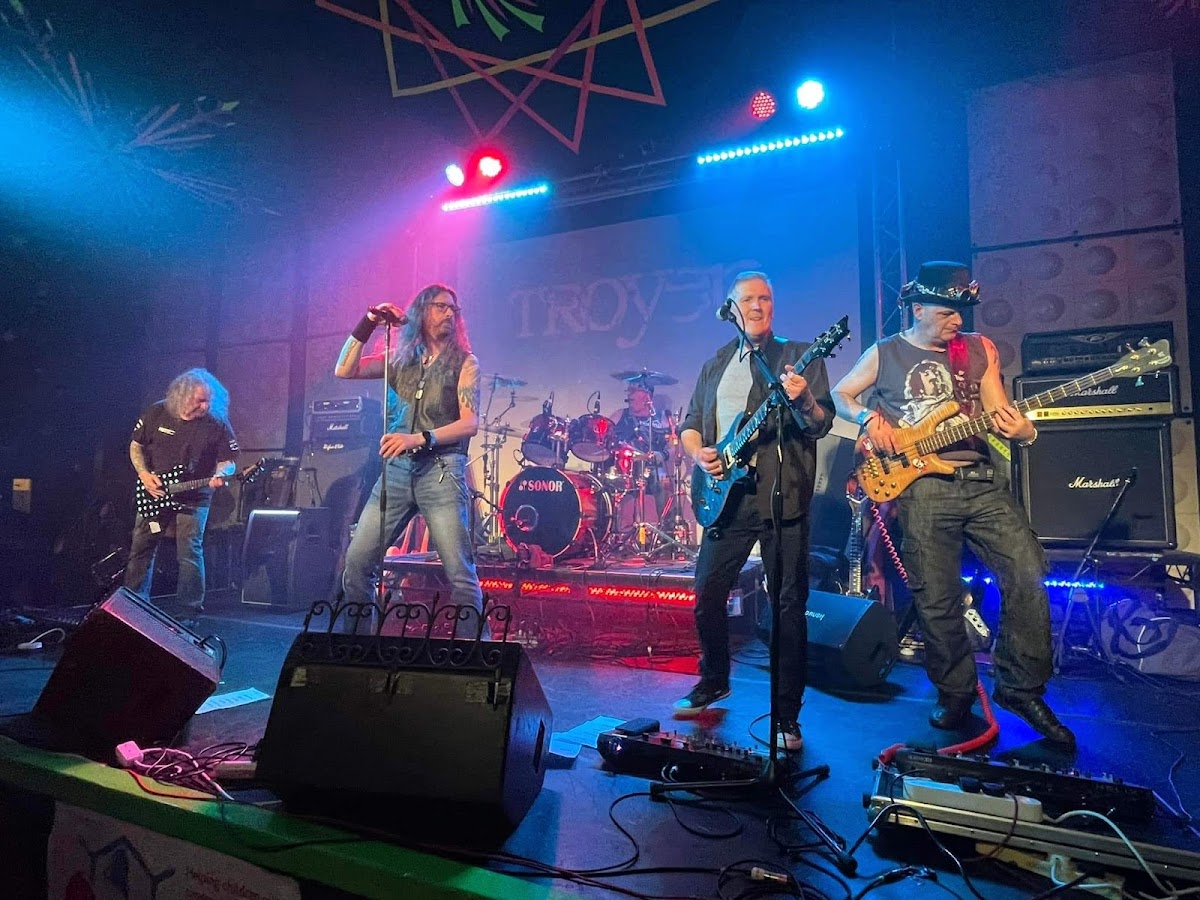 Club 85 photo