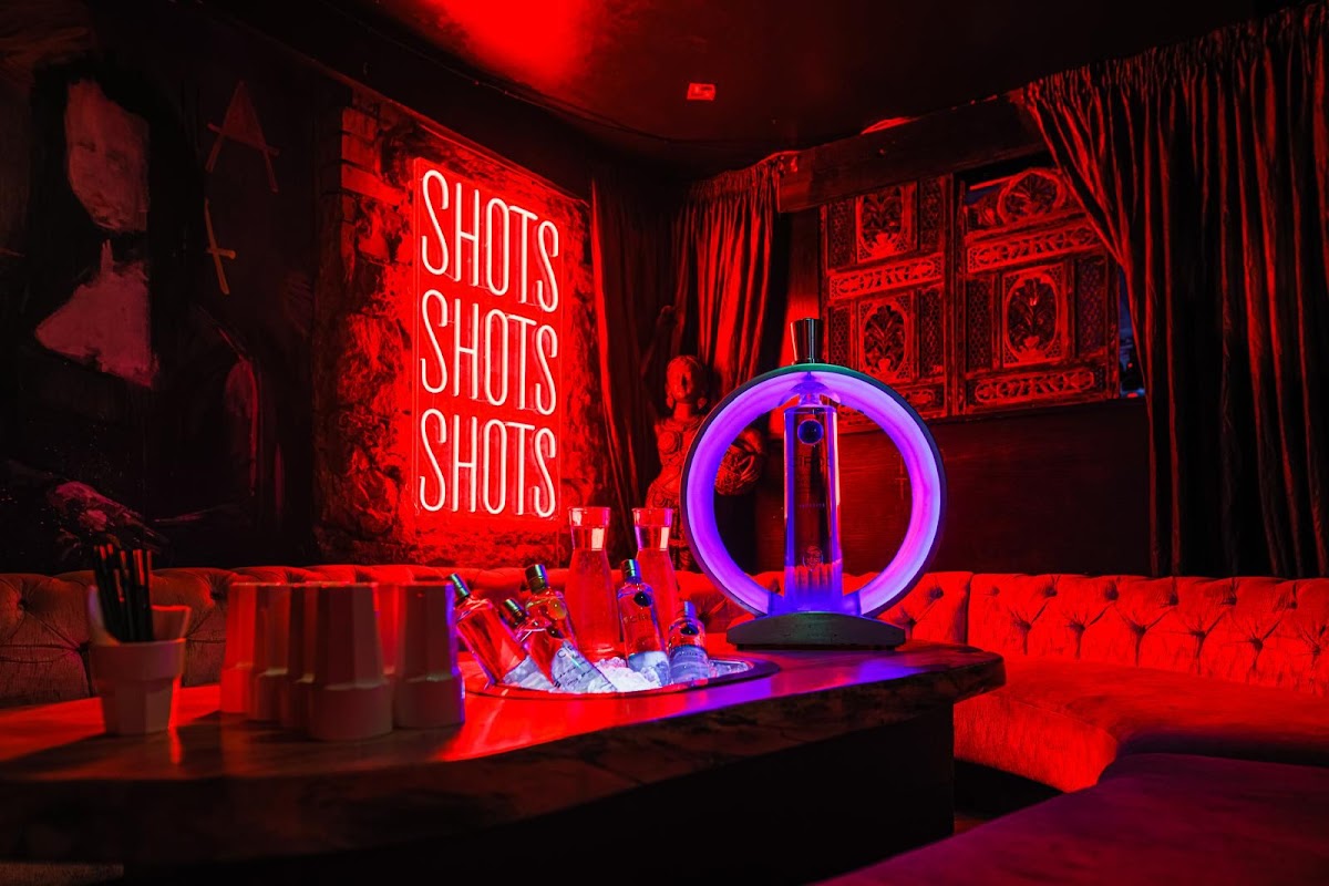 Cut, (Above Tup Tup Palace) photo