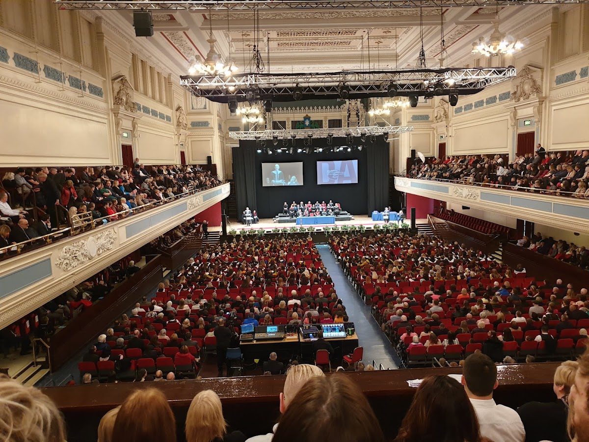 Dundee Caird Hall photo