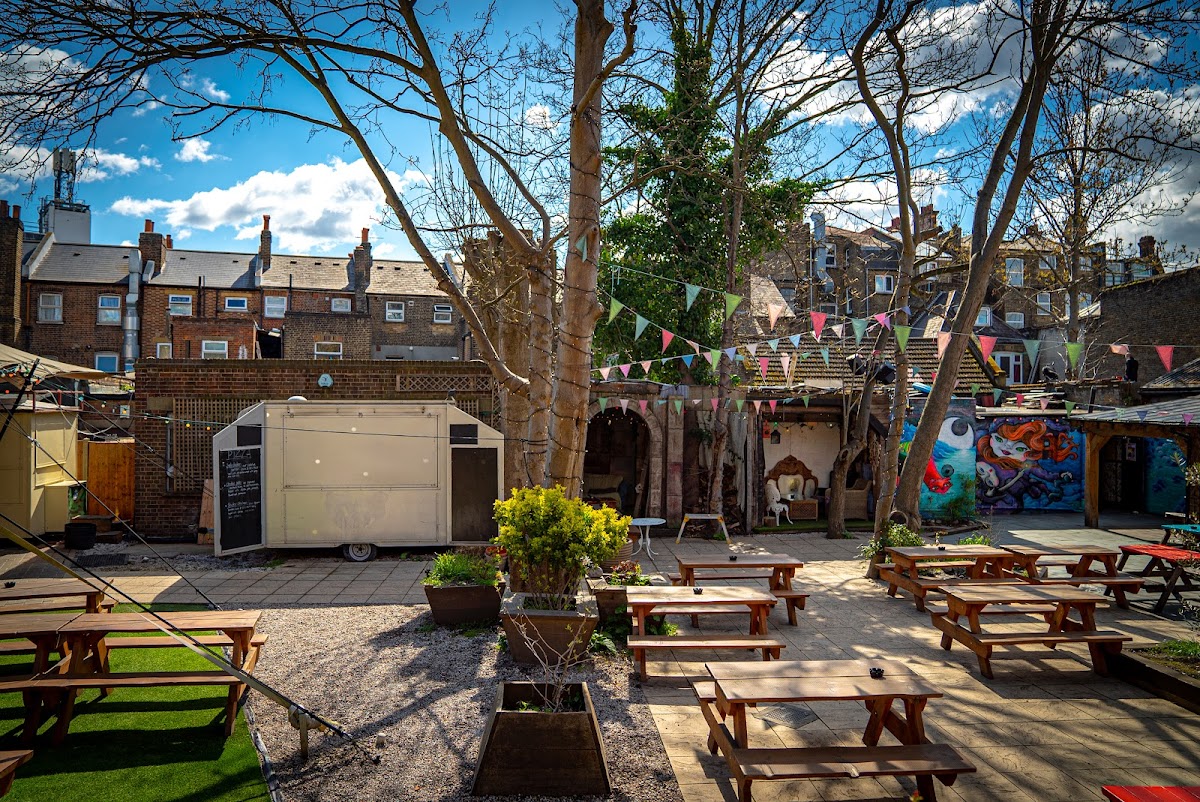 Fox And Firkin, London photo