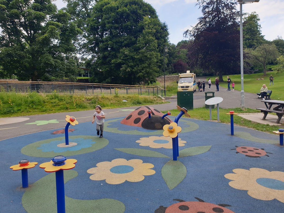 Pittencrieff Park photo