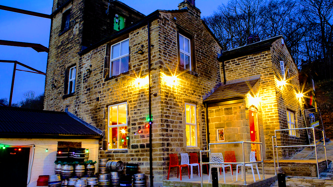Puzzle Hall Inn photo