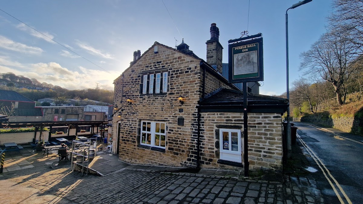Puzzle Hall Inn photo