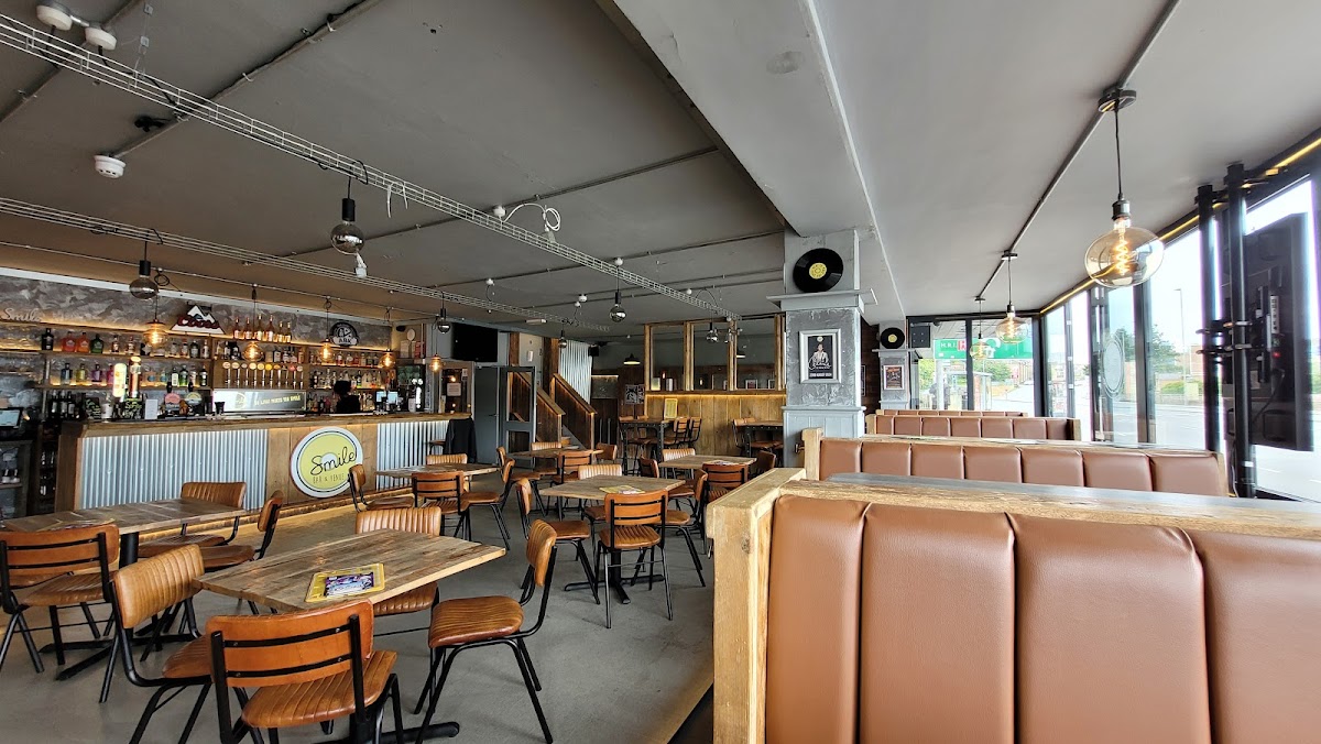 Smile Bar And Venue photo