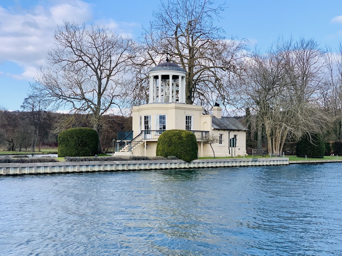 Temple Island Meadows photo