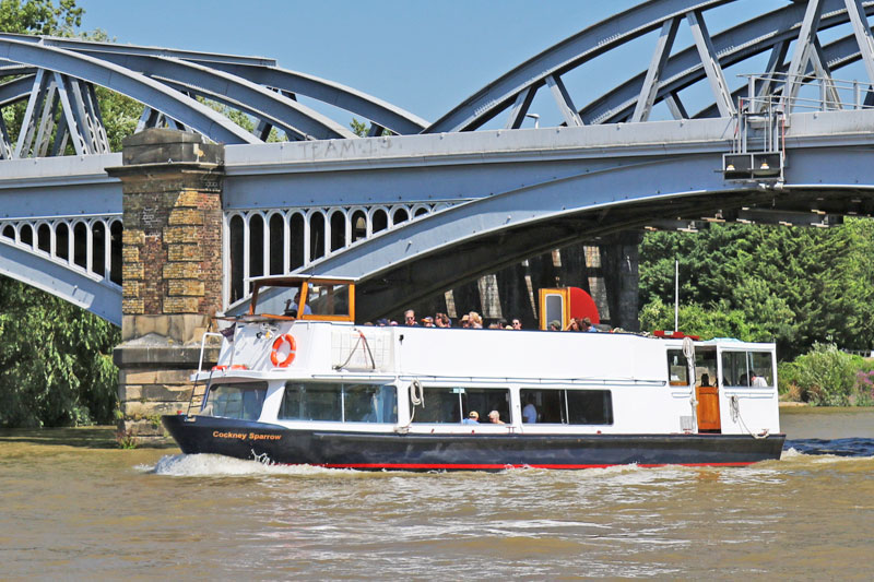 Thames Boat Cruises At Temple Pier photo