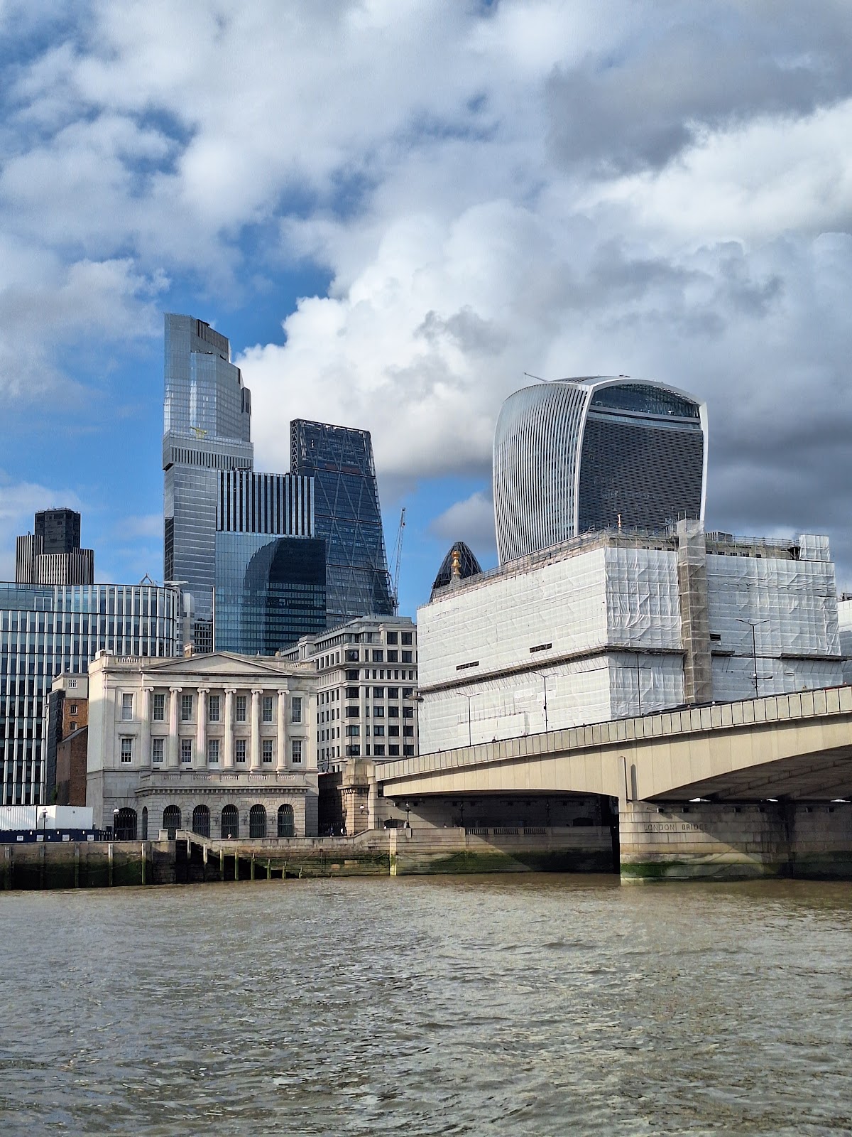Thames Boat Cruises At Temple Pier photo