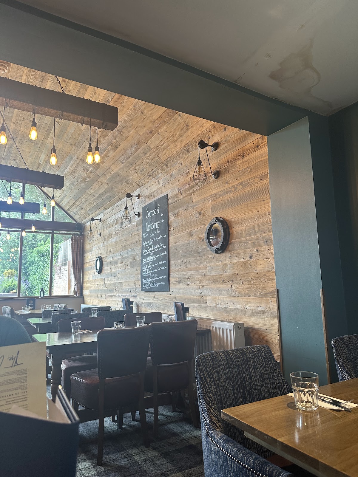 The Compasses, 44 High Street photo
