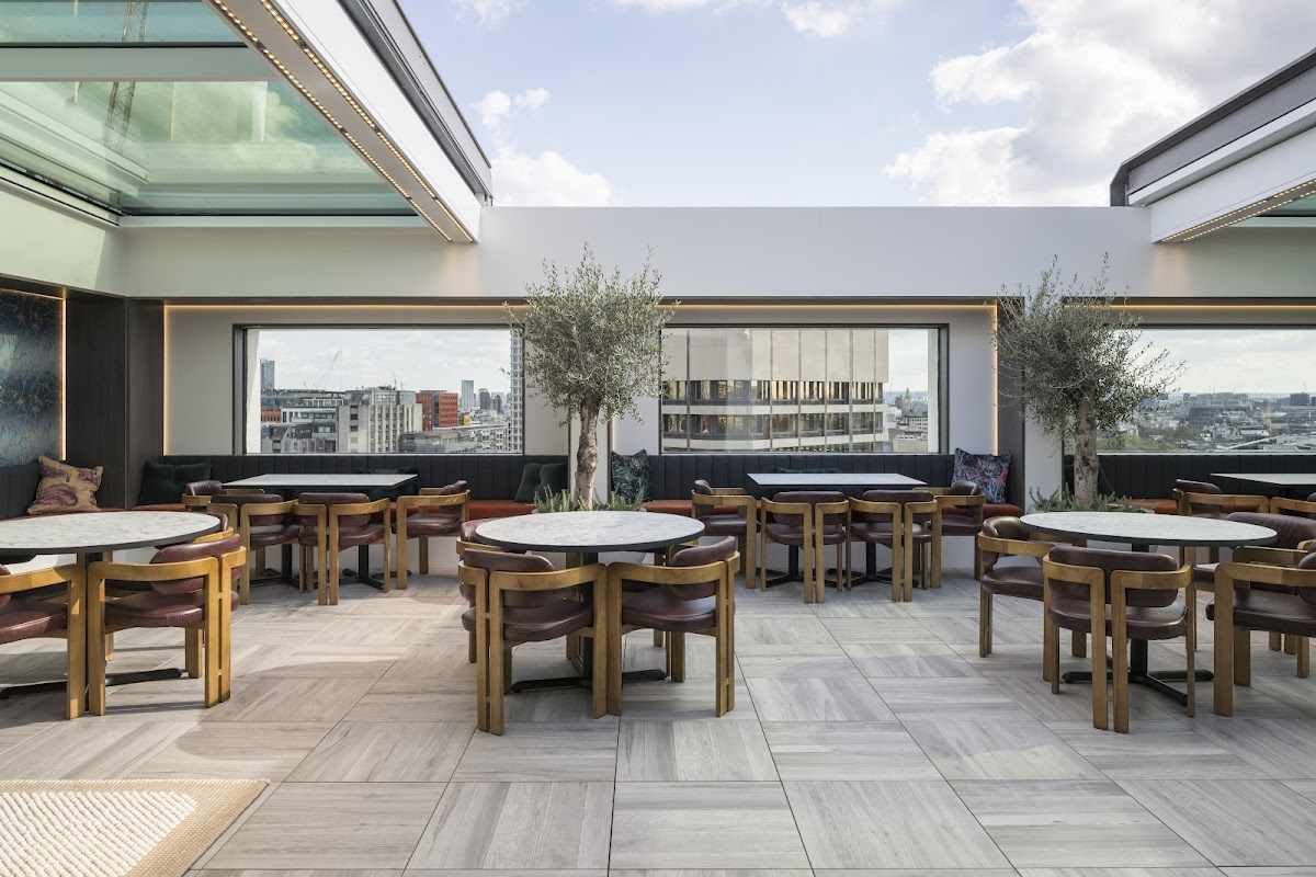 The Met Lounge photo