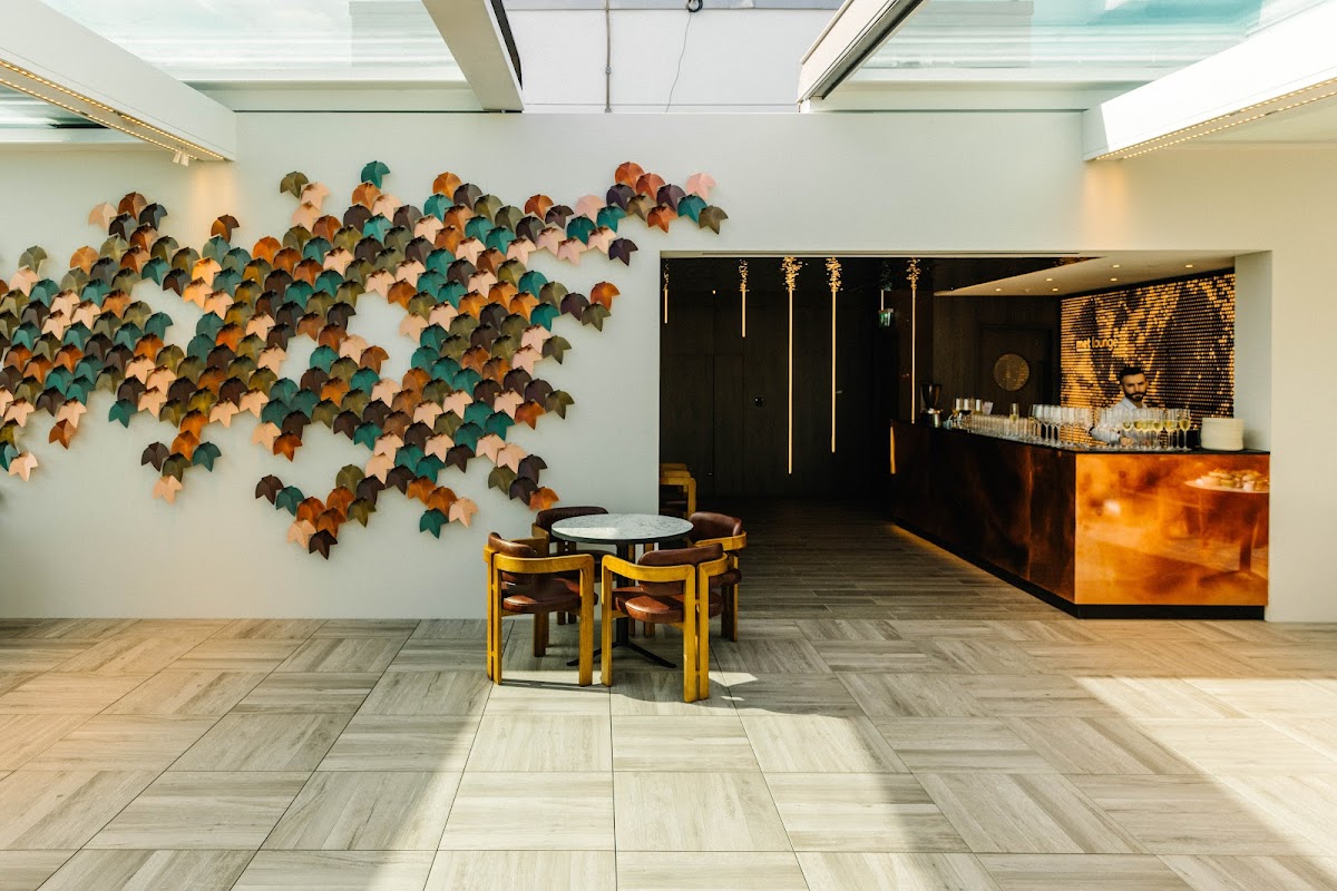 The Met Lounge photo