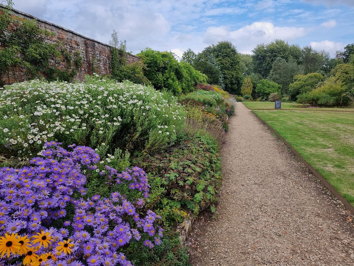 WATERPERRY HOUSE photo