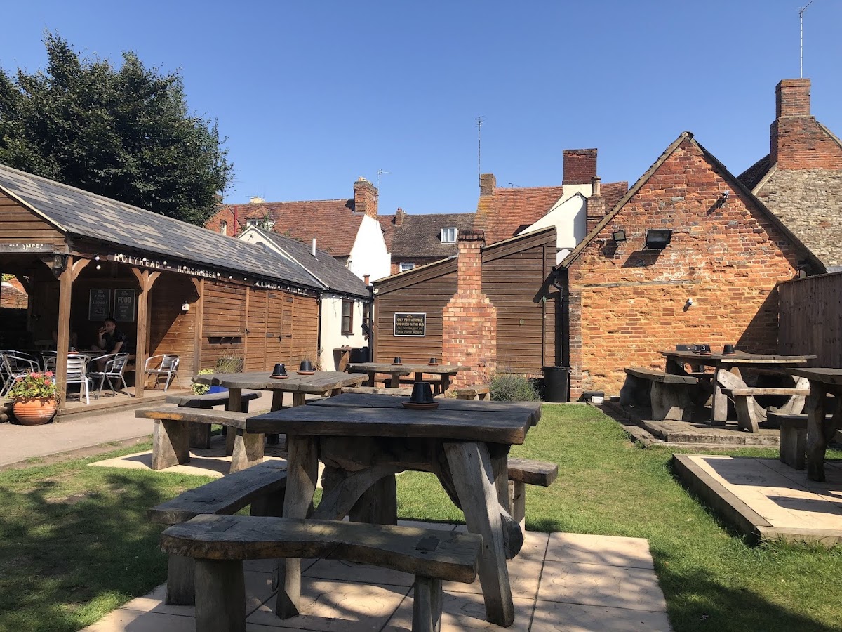 Fox & Hounds photo