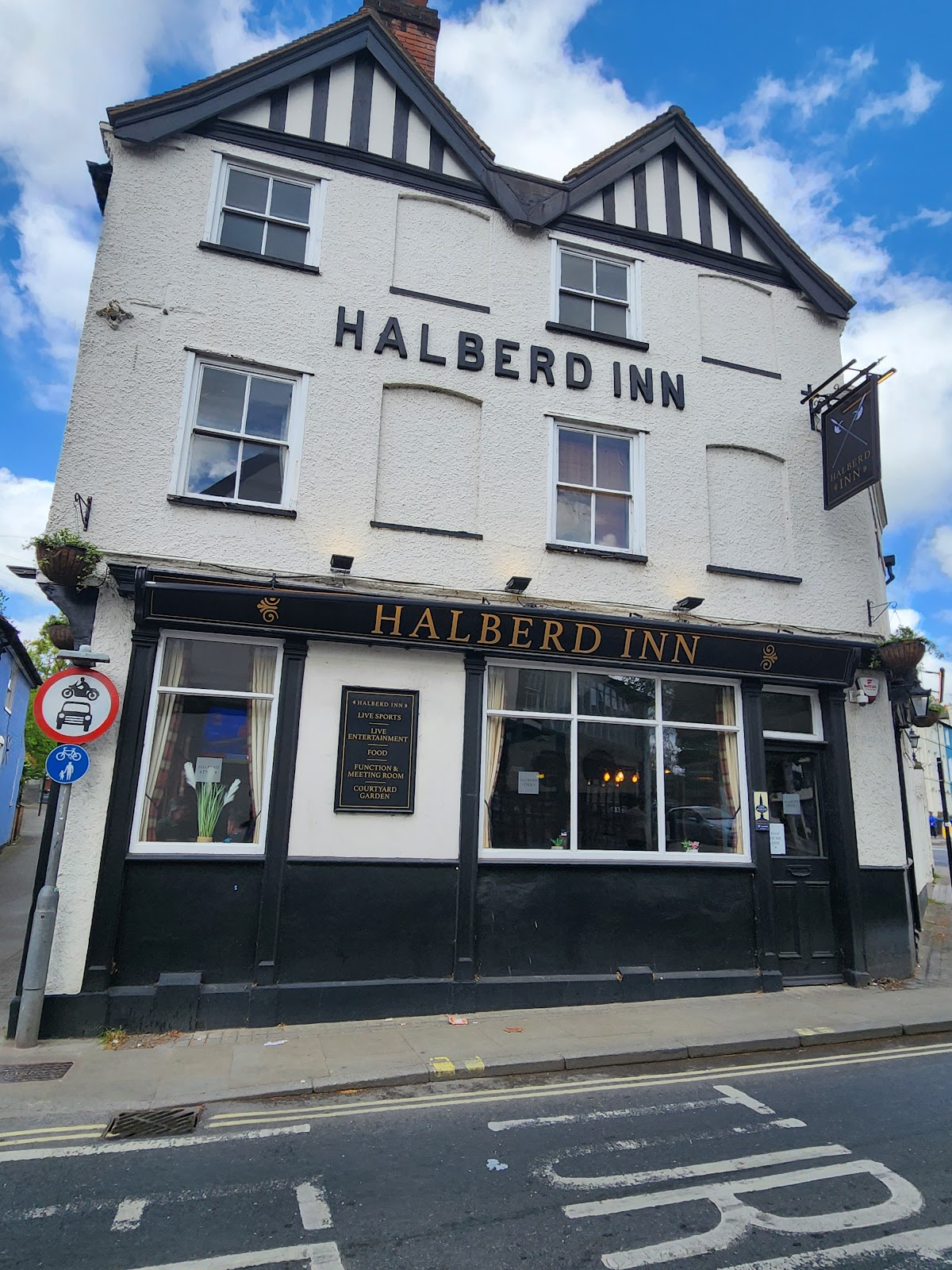 Halberd Inn photo