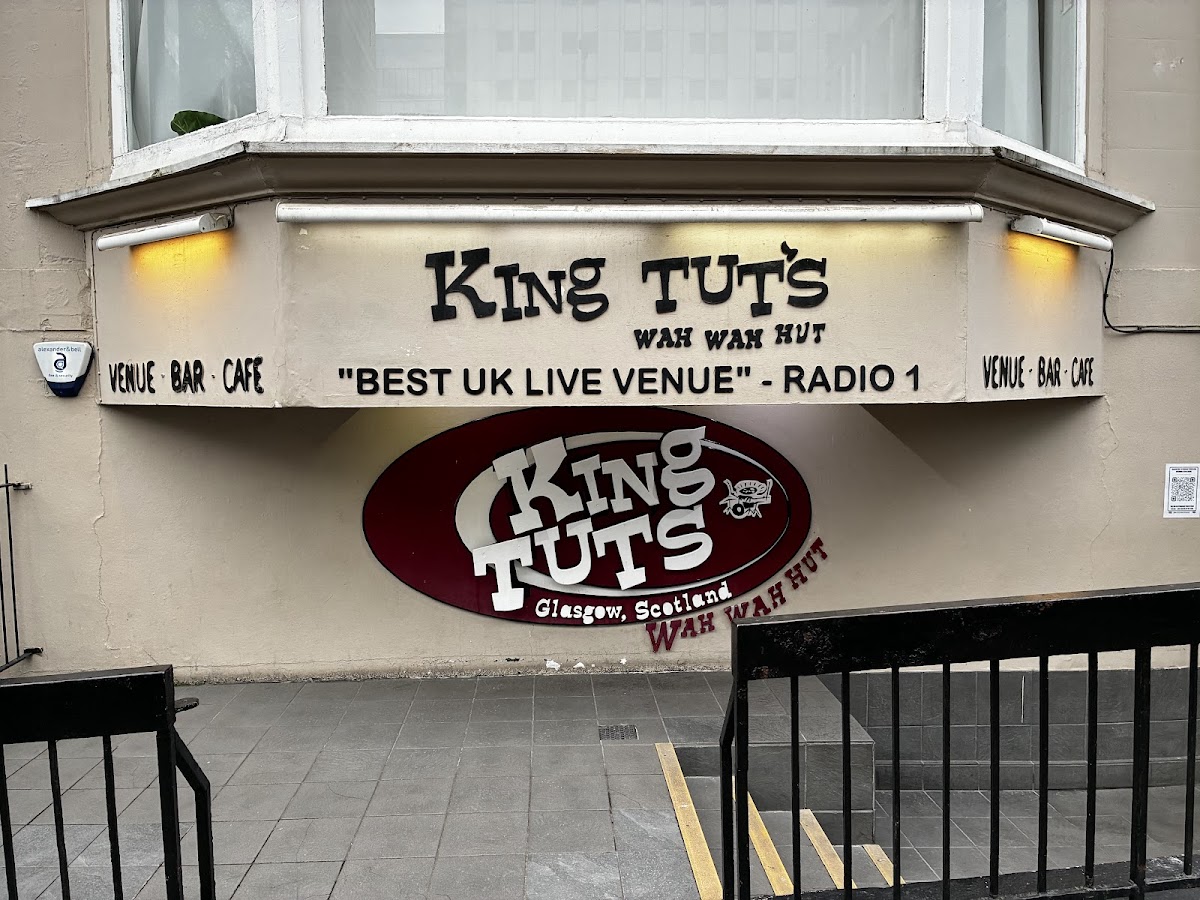 King Tut's Wah Wah Hut photo