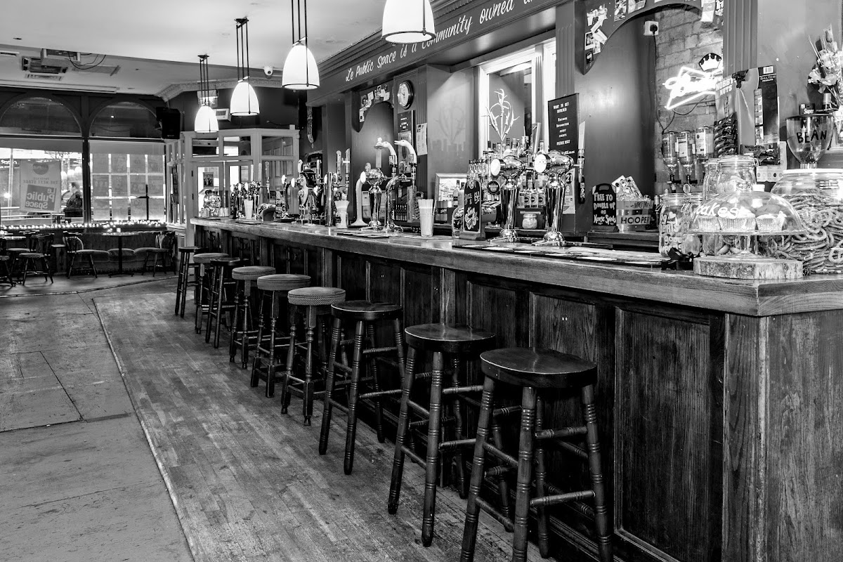 Le Pub photo