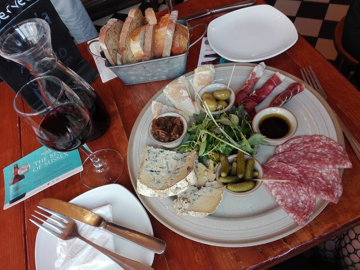 Le Pub (The Paris House) photo