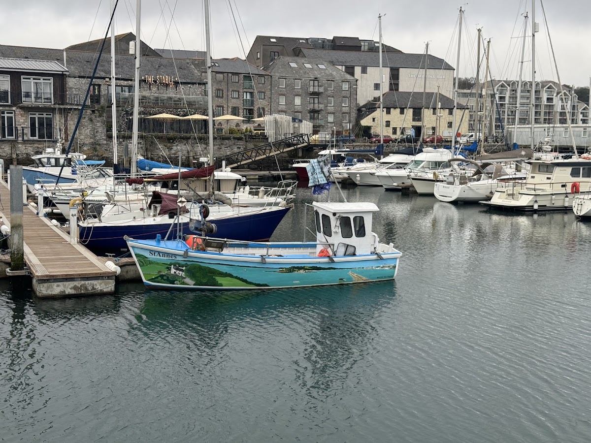 Marina Bar photo