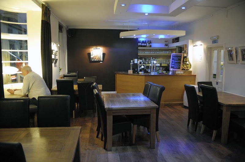 Ruskins Bar photo
