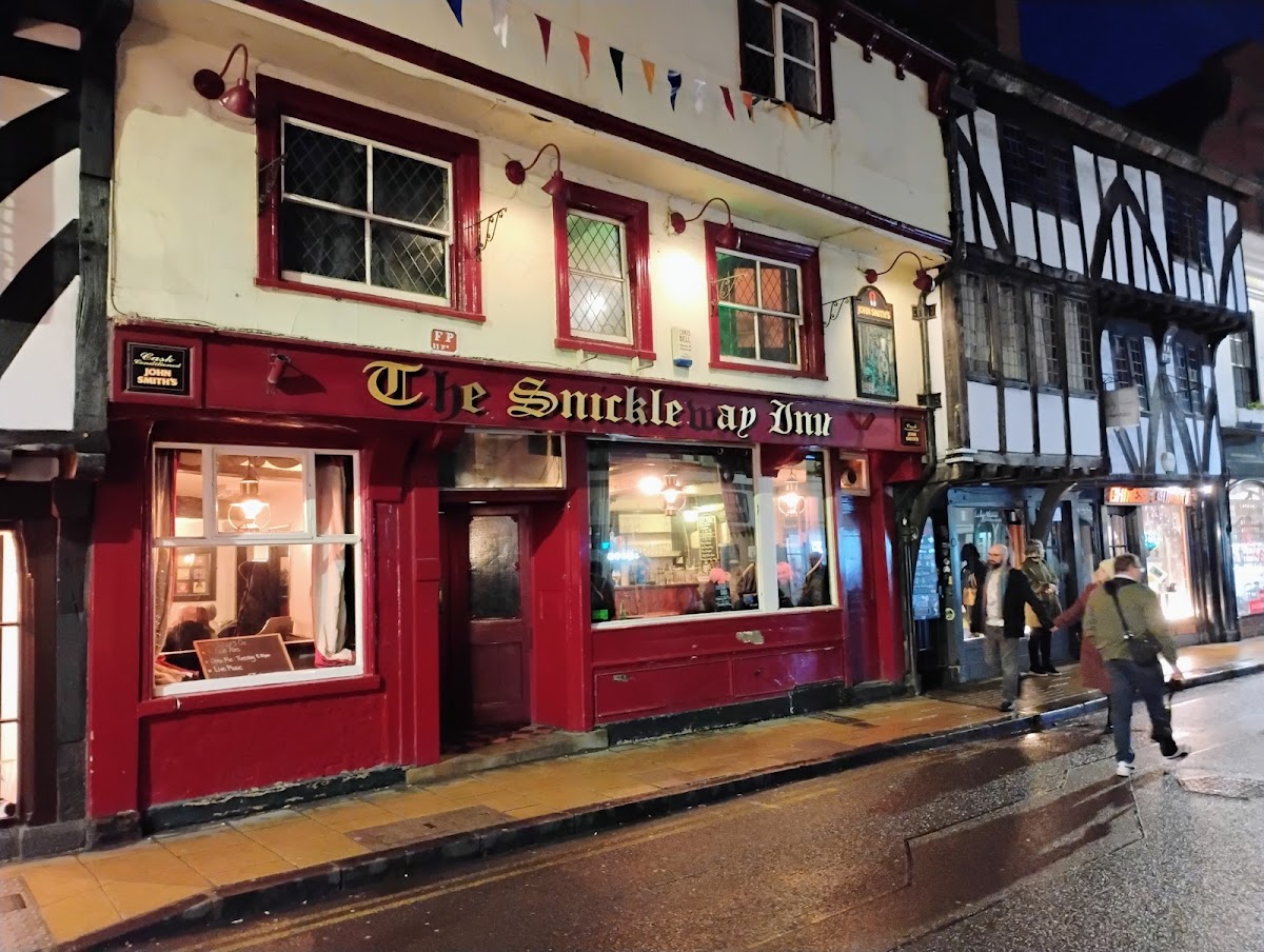 Snickleway Inn photo