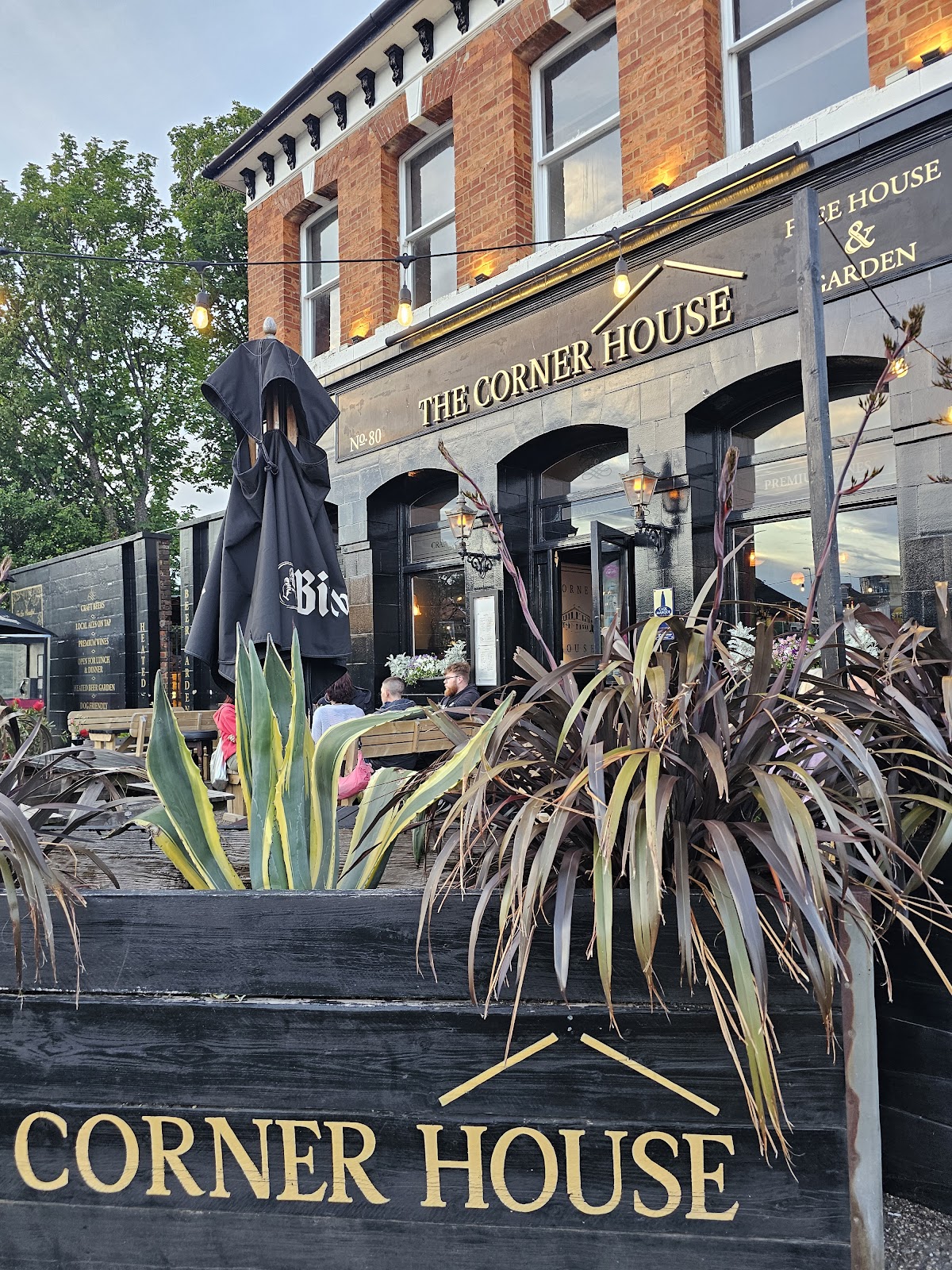 The Corner House Free House & Garden photo