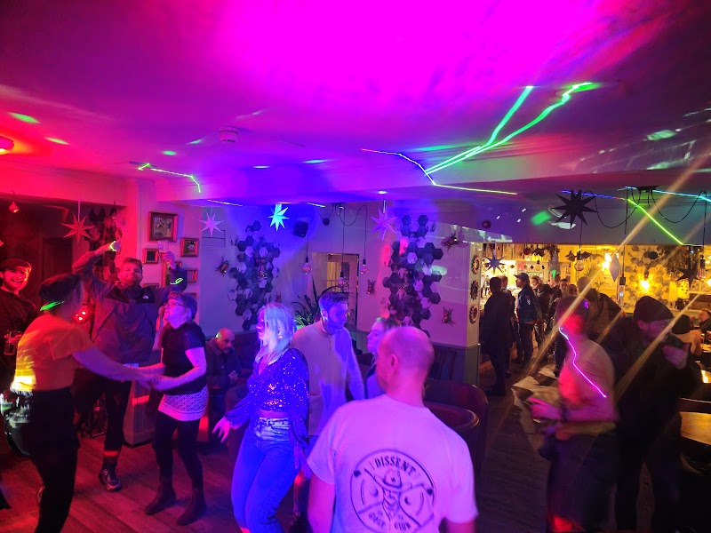 The Crescent Lounge — photo 3