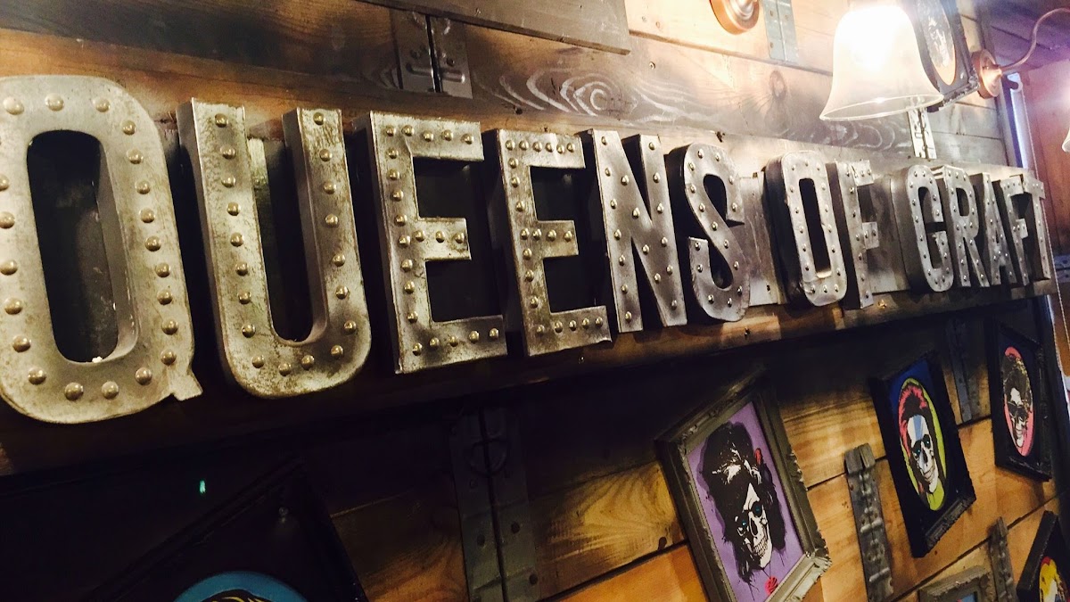 The Queen Crafthouse photo
