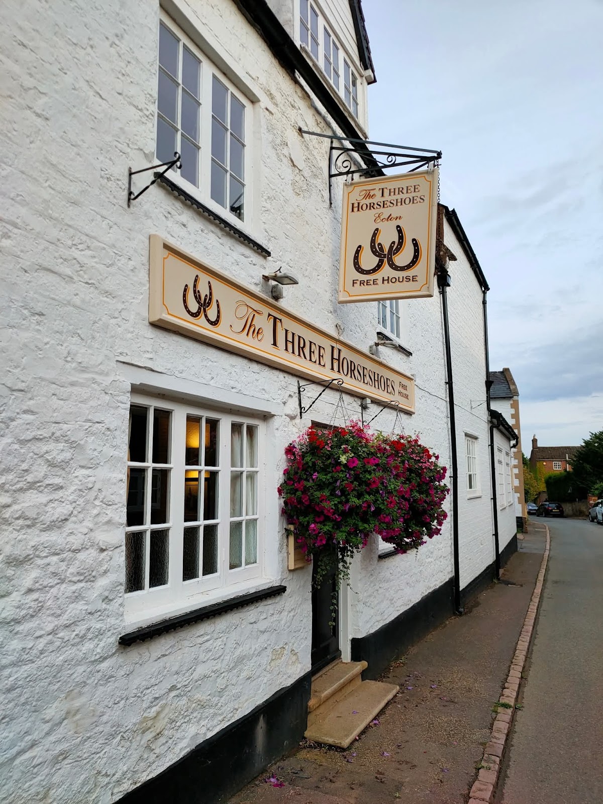 The Three Horseshoes photo
