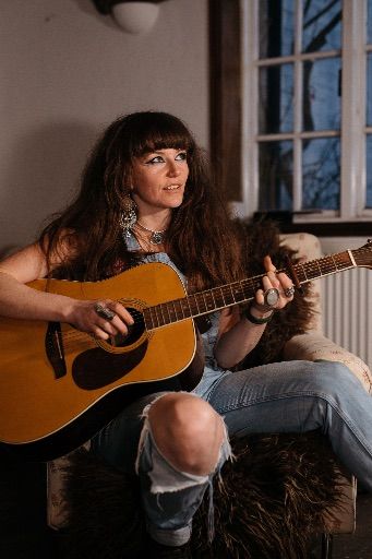 Robyn Wallis Johnson
