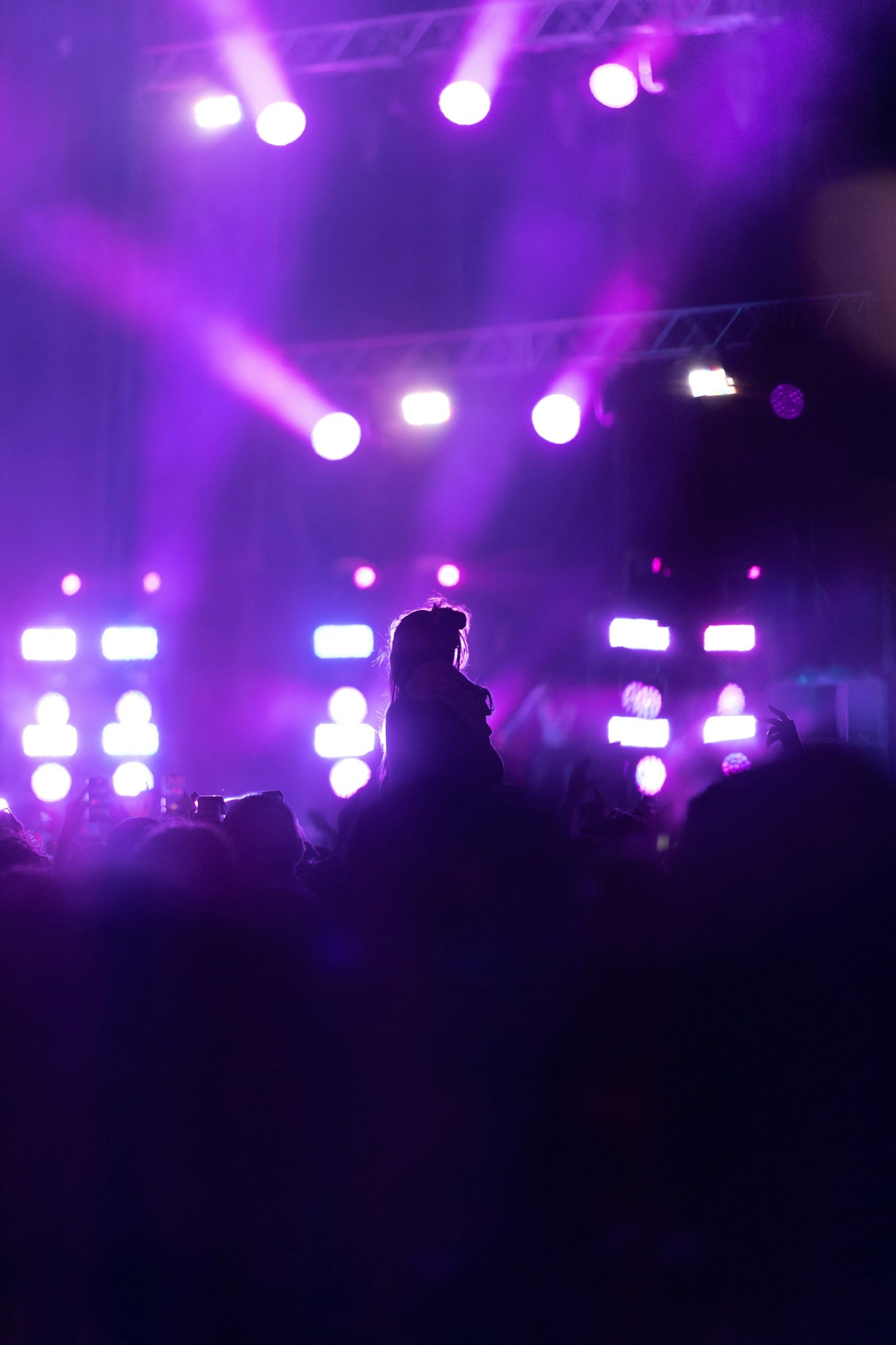 Saturday night crowd