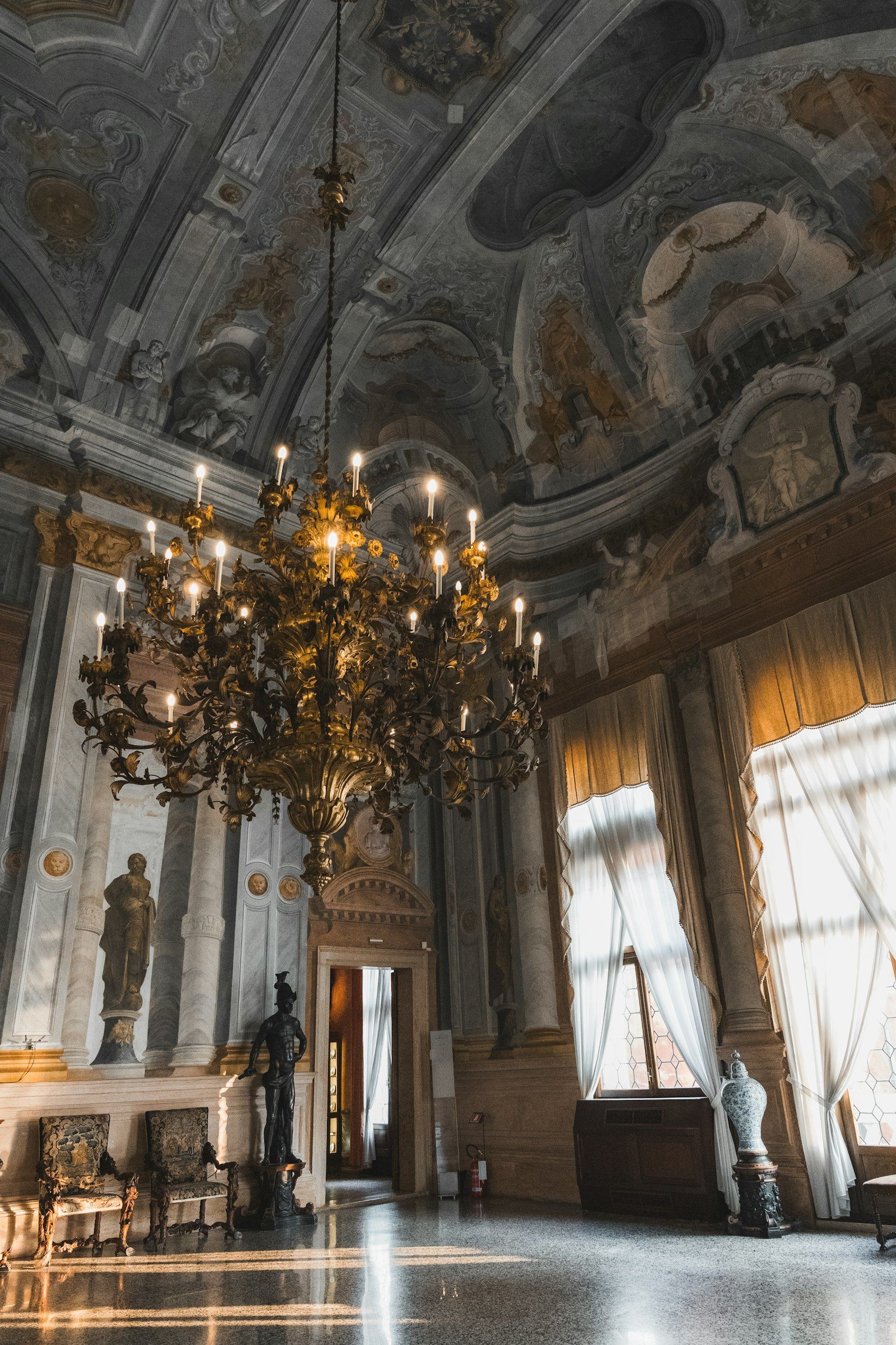 The ceiling and chandelier